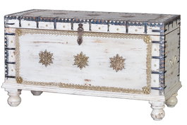 Giner y Colomer - Coffre de rangement en bois de manguier massif avec incrustations fer et bronze, finition blanc vieilli, 57 x 100 x 40 cm